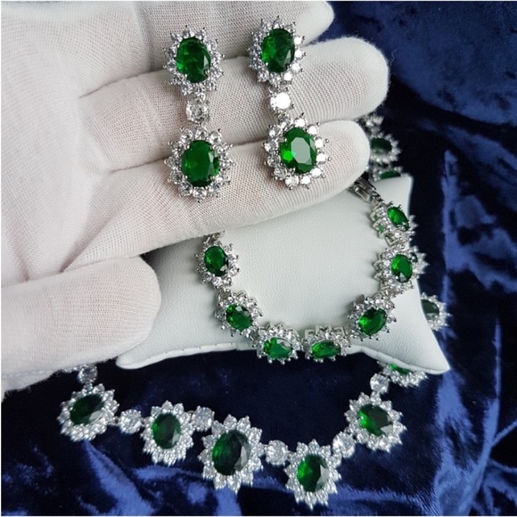 Swarovski Elements Platinum Plated Emerald Green Diana Drop Earrings NEW - Picture 4 of 12